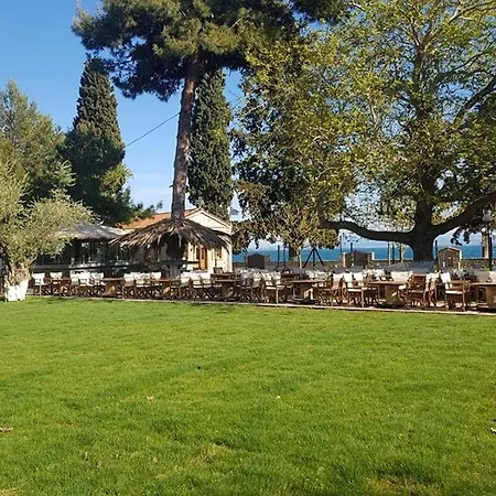 Camping Nisi Glamping Paralía Rachon