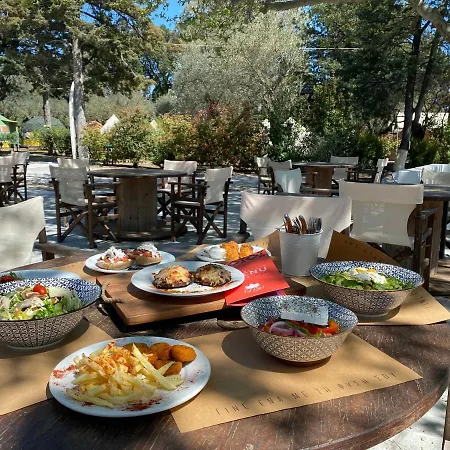 Kamp alanı Nisi Glamping 3*