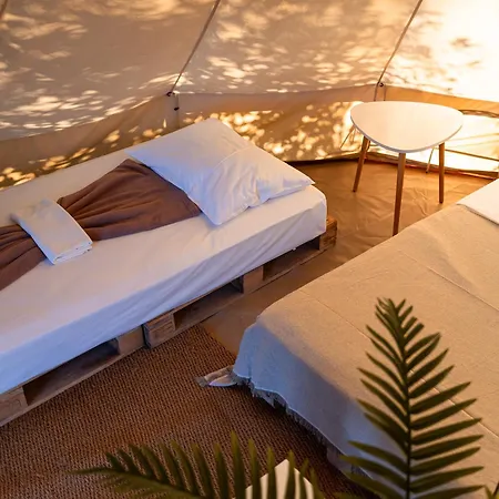 캠프장 Nisi Glamping 파랄리아 라콘